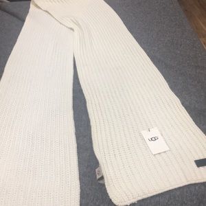 Beautiful Extra Long UGG Wool blend Ivory Scarf